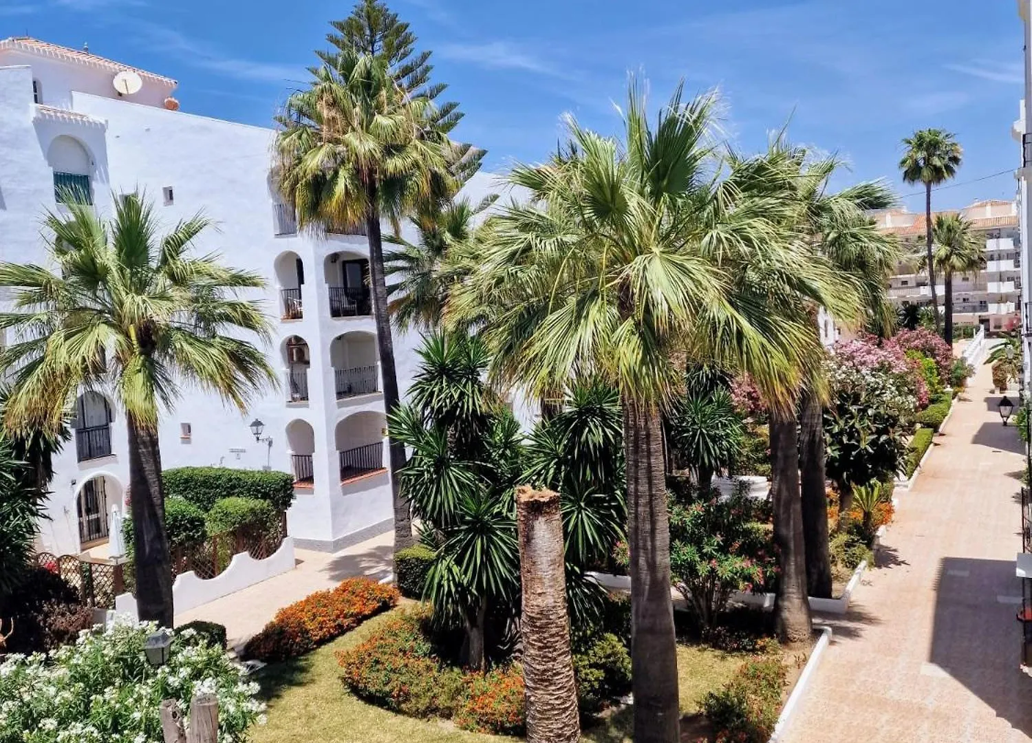 Sabinillas Beach Front Apartment 2 Bed San Luis de Sabinillas 0*,  Spanien